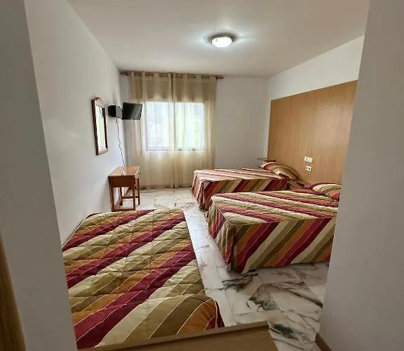 P Residencia Pividal Πανσιόν Picaraña